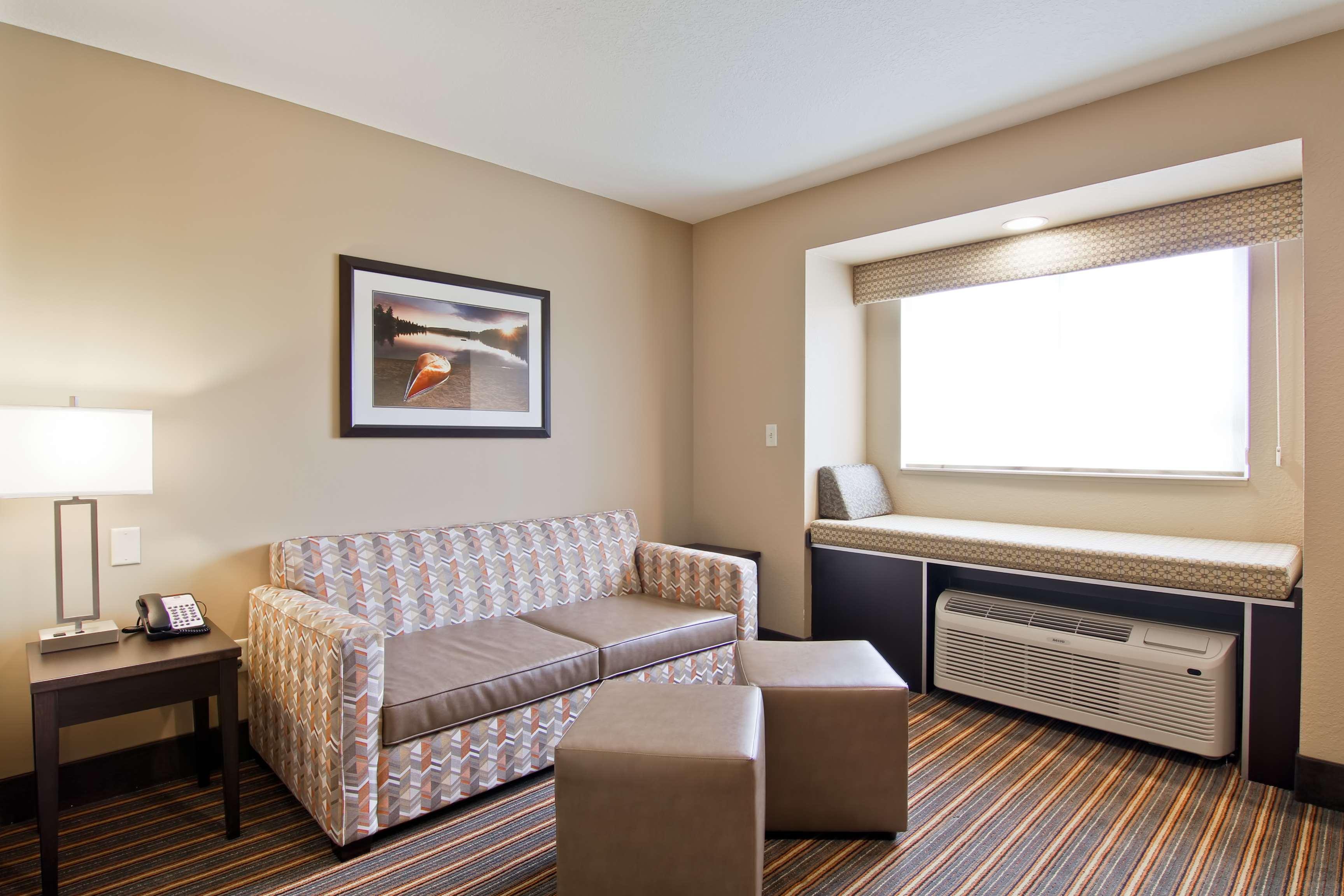 Best Western Plus Woodstock Inn & Suites Екстериор снимка