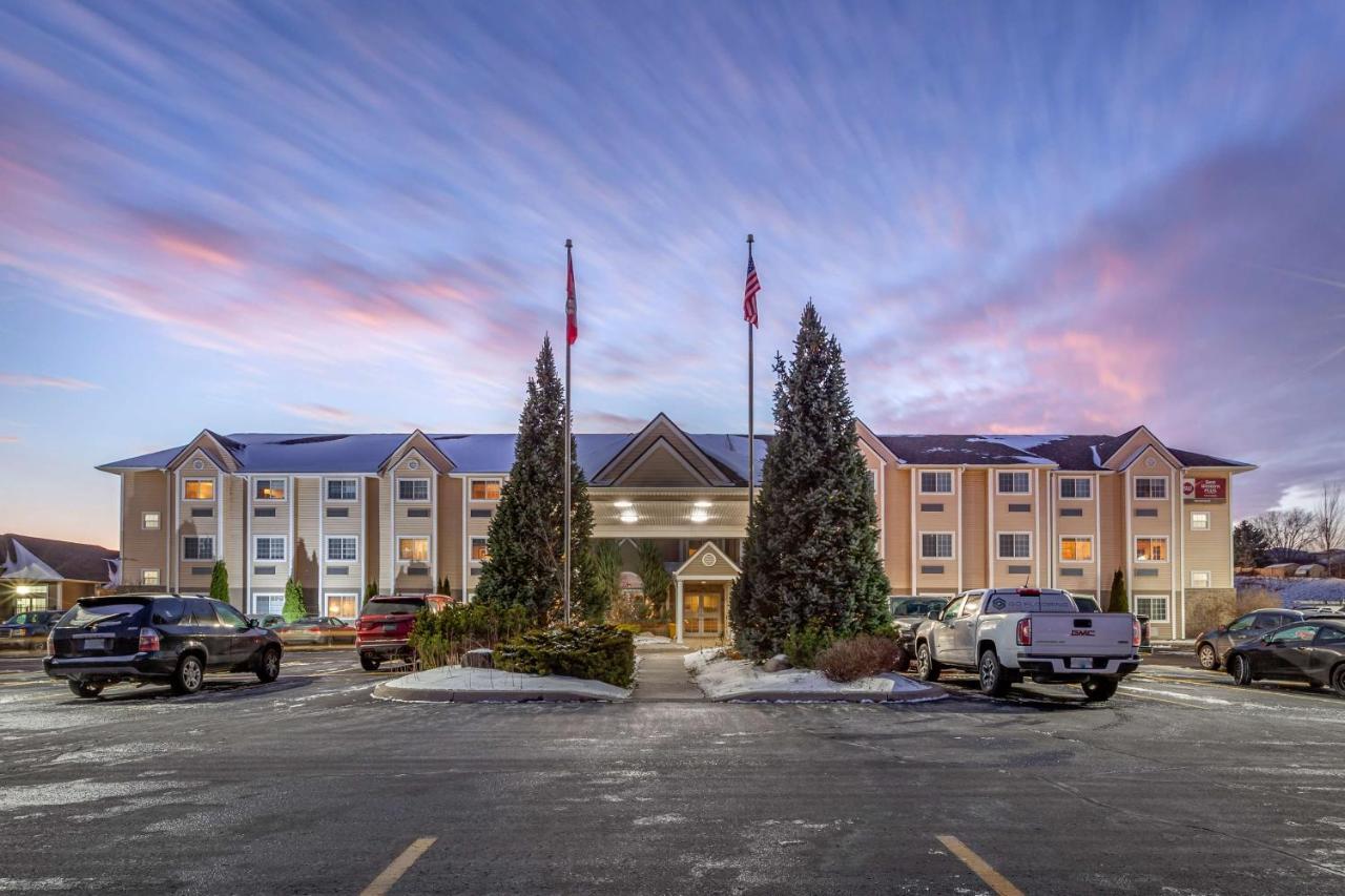 Best Western Plus Woodstock Inn & Suites Екстериор снимка