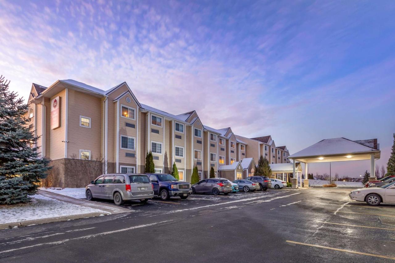 Best Western Plus Woodstock Inn & Suites Екстериор снимка