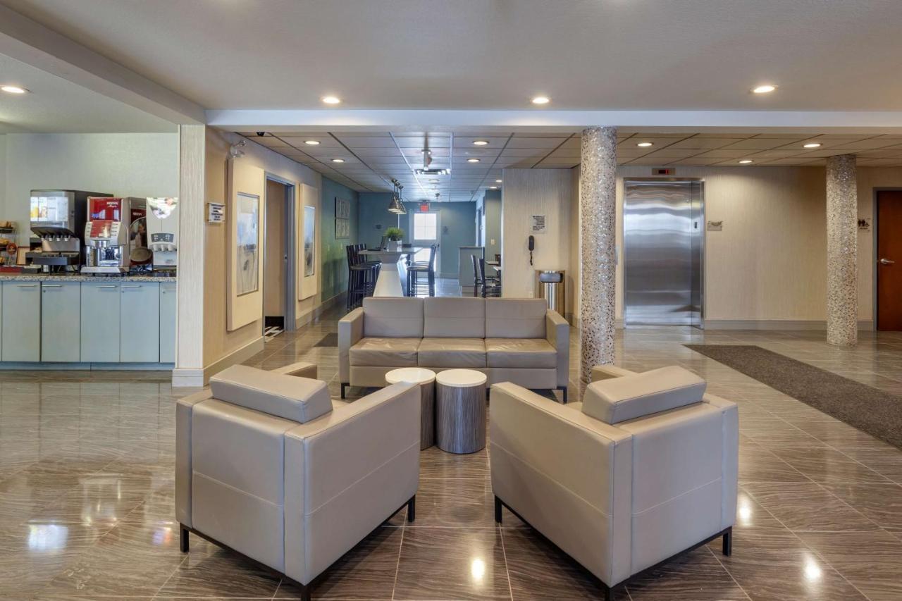 Best Western Plus Woodstock Inn & Suites Екстериор снимка