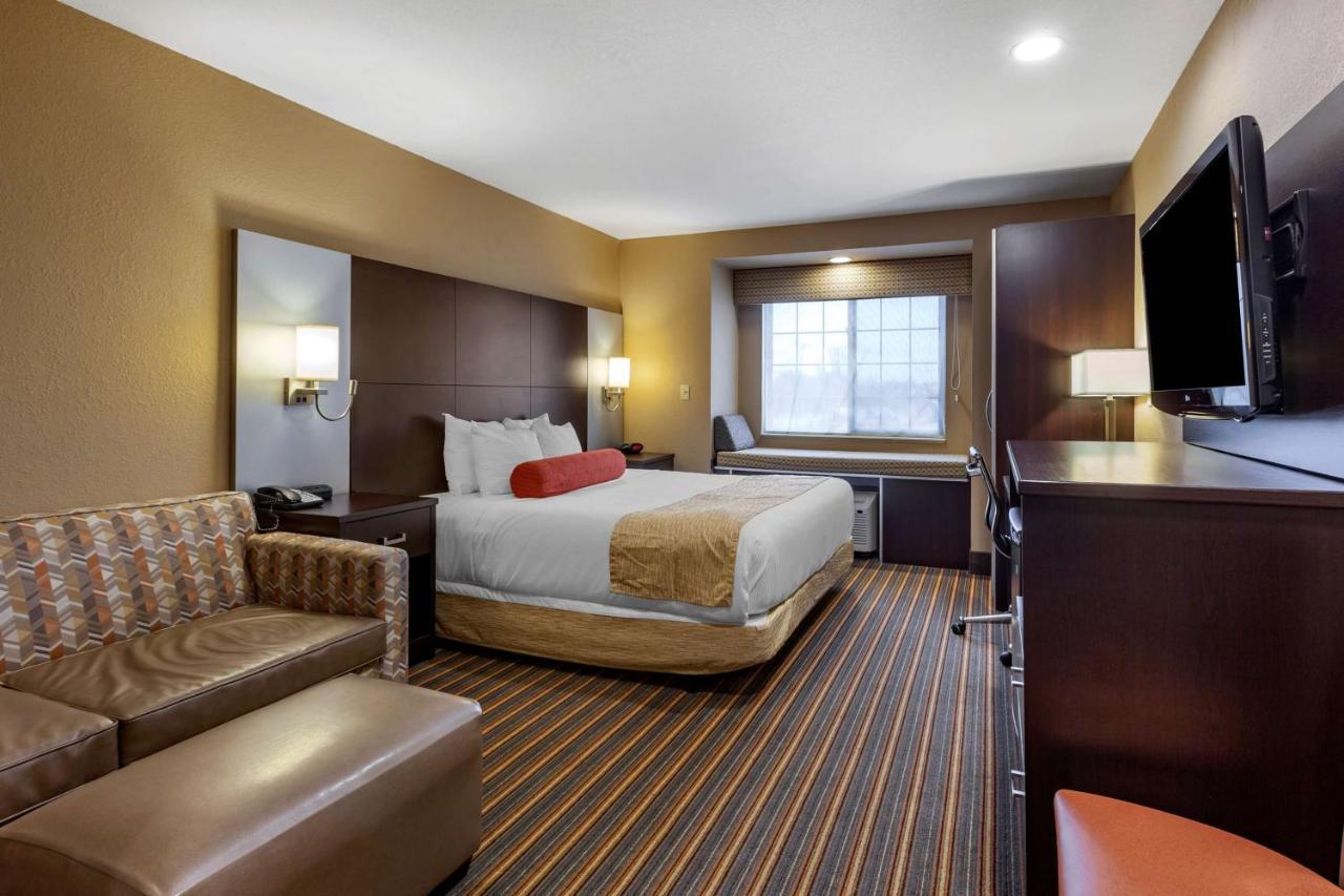 Best Western Plus Woodstock Inn & Suites Екстериор снимка