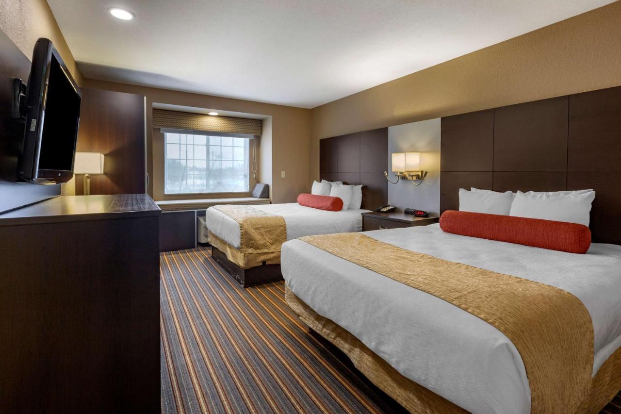 Best Western Plus Woodstock Inn & Suites Екстериор снимка