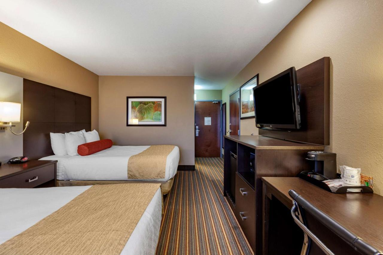 Best Western Plus Woodstock Inn & Suites Екстериор снимка