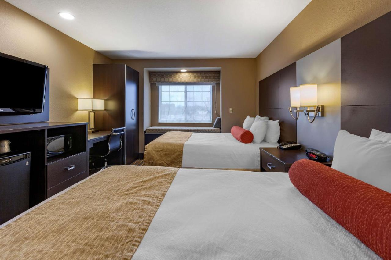 Best Western Plus Woodstock Inn & Suites Екстериор снимка