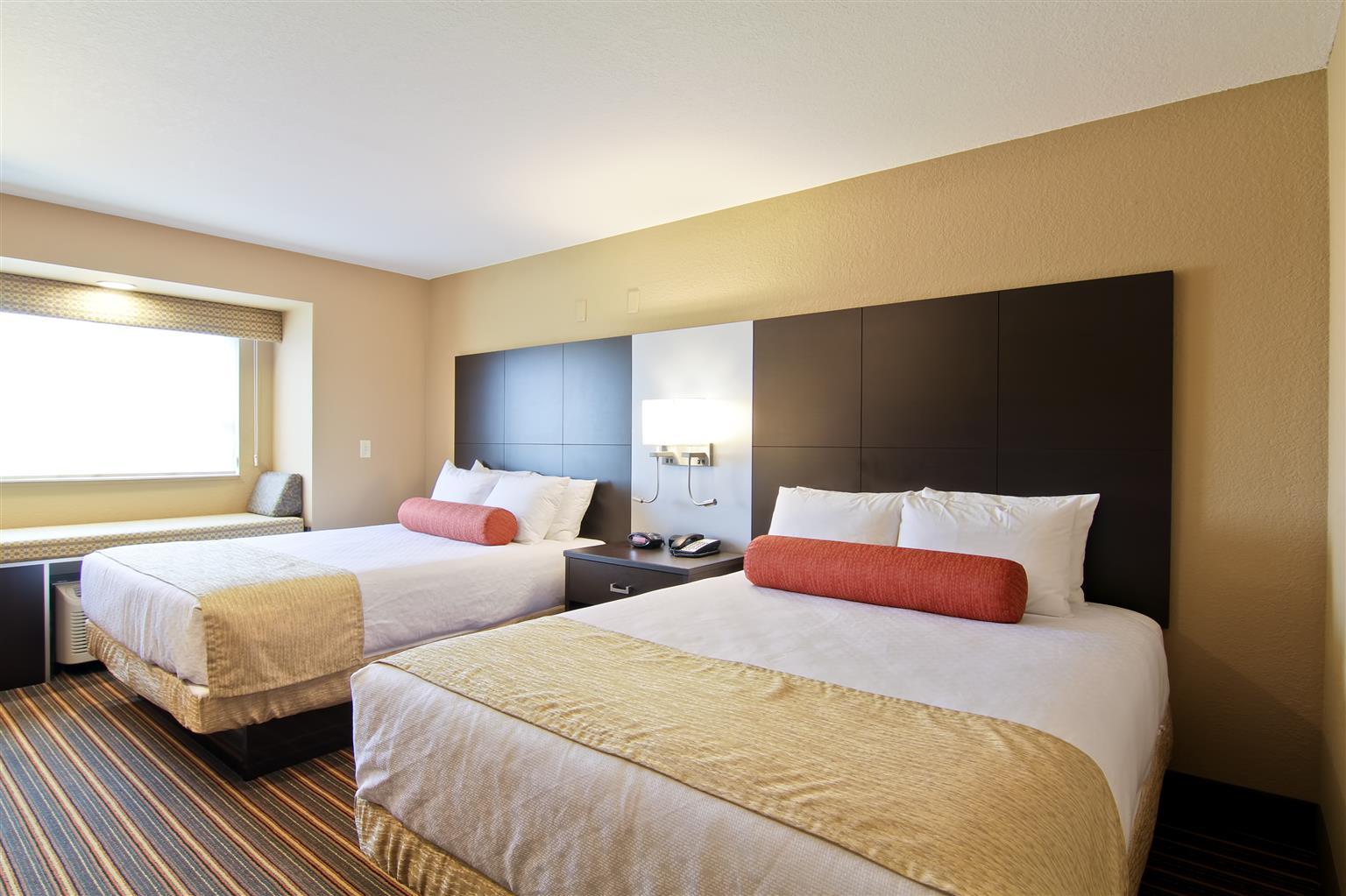 Best Western Plus Woodstock Inn & Suites Екстериор снимка